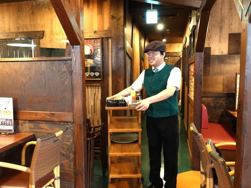 びっくりドンキー先輩社員