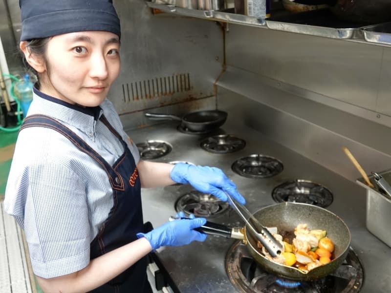 アジアル大戸屋ごはん処先輩社員