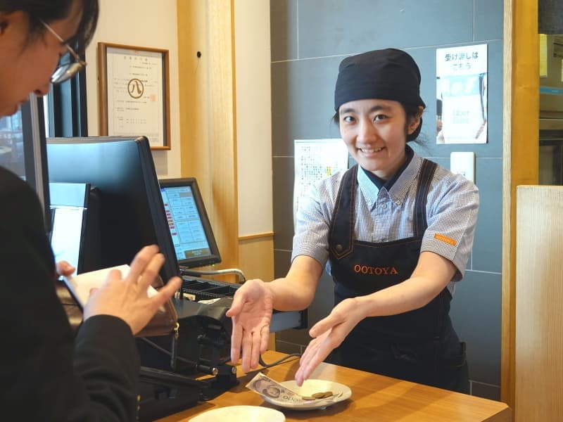 アジアル大戸屋ごはん処先輩社員