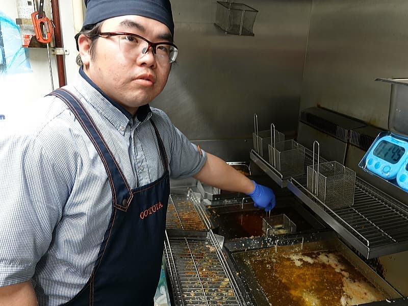 アジアル大戸屋ごはん処先輩社員