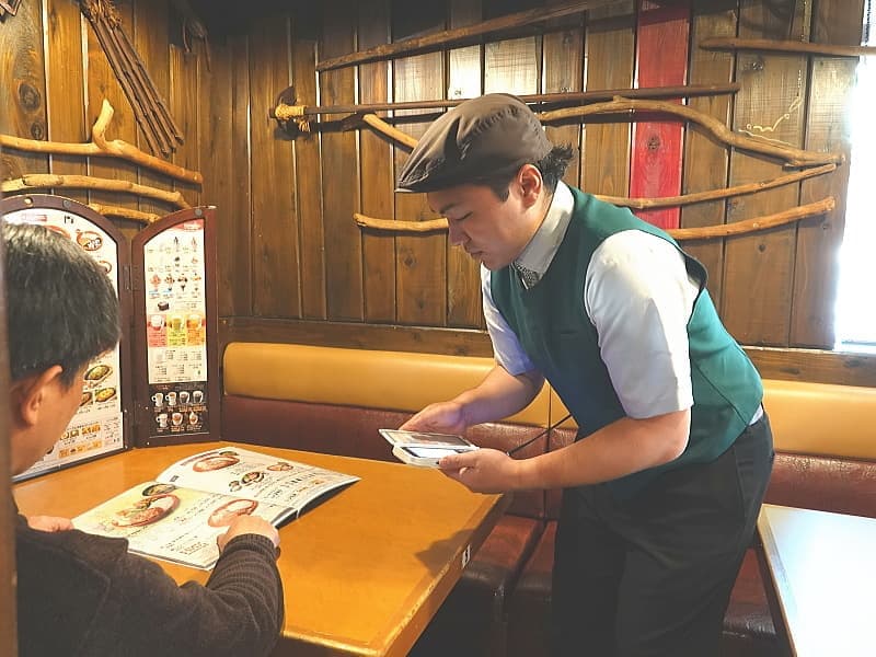びっくりドンキー先輩社員